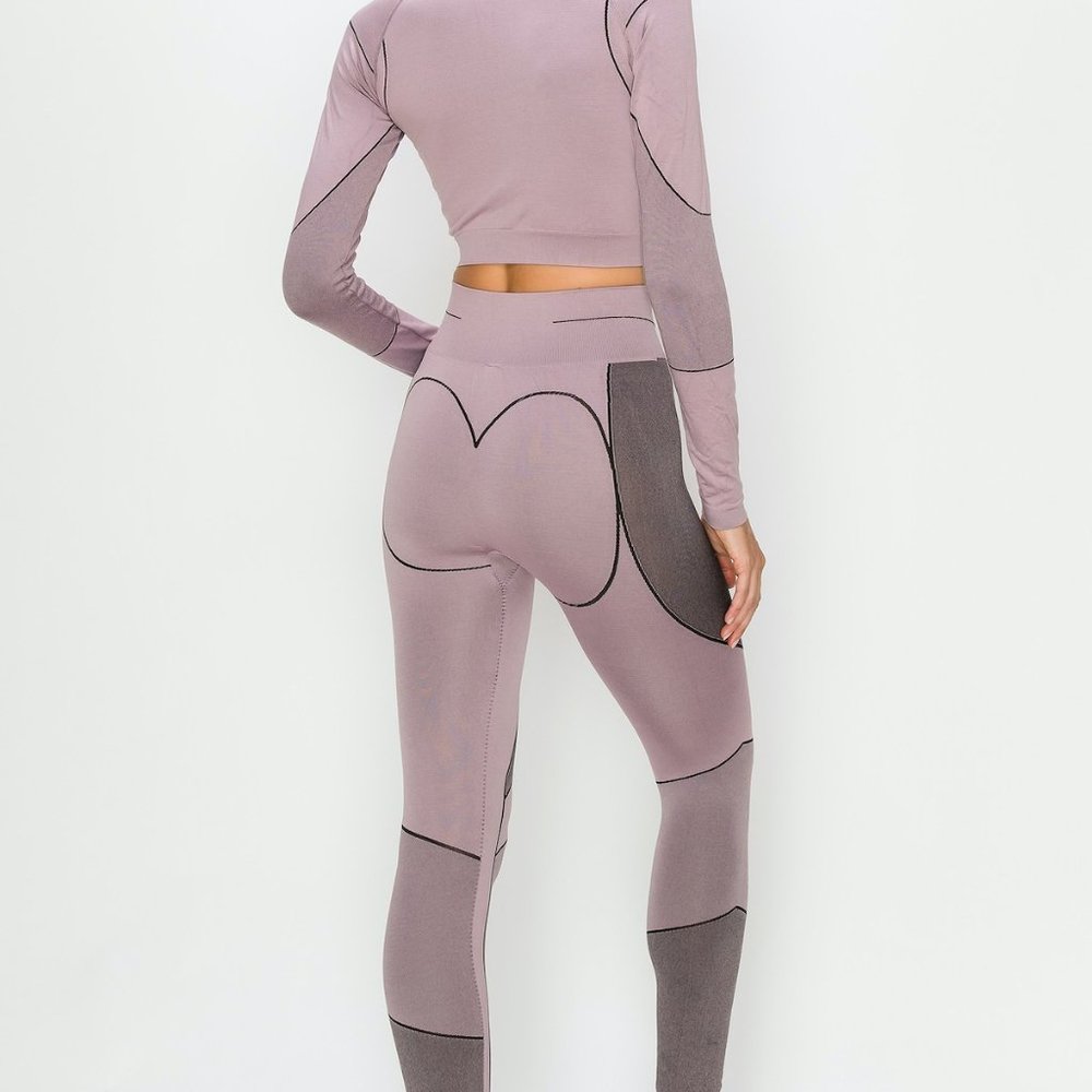 FORBIDDEN 2-PIECE SEAMLESS SET - Picture 2 of 3